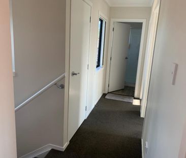 Sunny Three Bedroom Townhouse - Photo 2