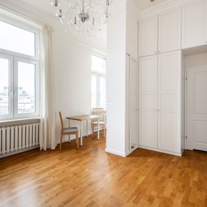 Mieszkanie w kamienicy z windą, tuż przy Pl. Unii - Zdjęcie 1