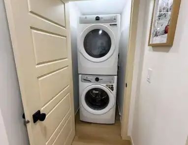 Stunning Brand New - 2 Bedroom Legal Basement Suite | Edmonton - Photo 1