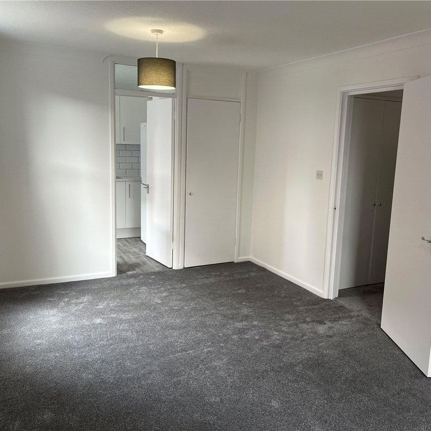 Refurbished ground floor apartment within a short walk of the High Street and train station with allocated parking. - Photo 1