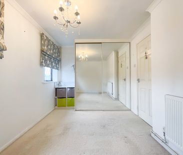 2 bedroom Mid Terraced House to let - Photo 4