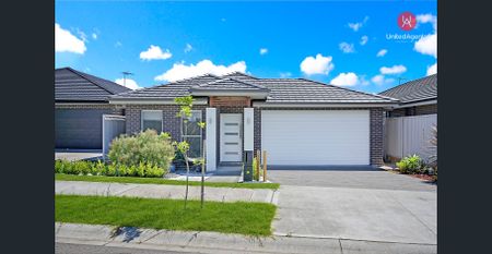 Modern Family Masterpiece in Prime Location - Photo 4