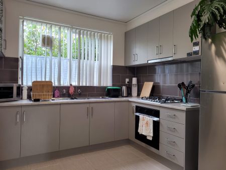 Renovated One Bedroom - Photo 3