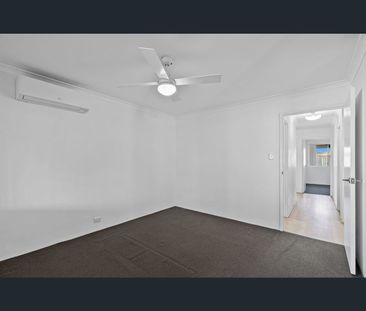16 Bernier Close, Waikiki, WA 6169 - Photo 3