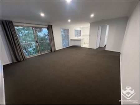 Broadwater Precinct 4 Bed Home - Photo 5