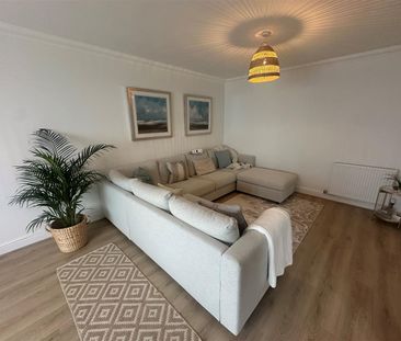 Courtlands Drive, Watford - Photo 2