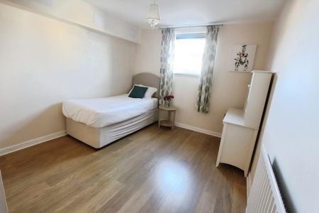 2 bedroom flat to rent - Photo 3
