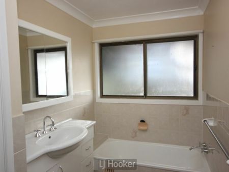 FAMILY HOME IN PRIME LOCATION - Photo 2