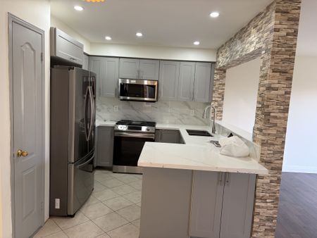 For Lease - 134 Fencerow Drive, Whitby, Ontario - Photo 4