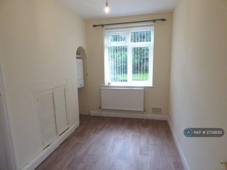 3 bedroom detached house to rent - Photo 2