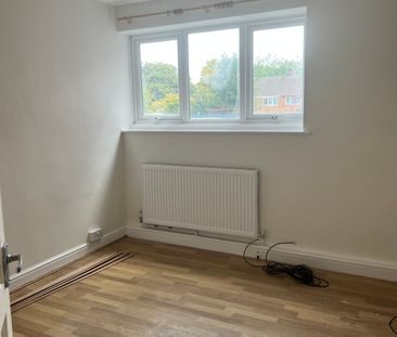 WEST BLETCHLEY - 3 BEDROOM (2bed + nursery/study) - Photo 5