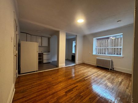 For Lease - 2449 Queen Street Unit# 3, Toronto, Ontario - Photo 4