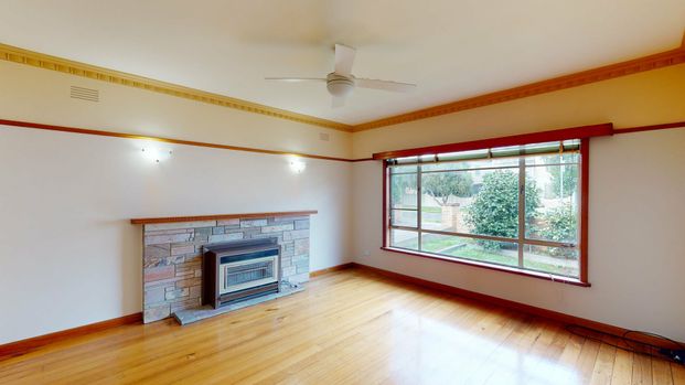 Large three bedroom home - Photo 1