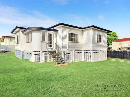 Delightful family home in convenient Berserker location - Photo 2