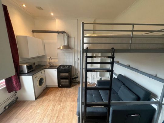 Studio Flat, Walm Lane, NW2 - Photo 1