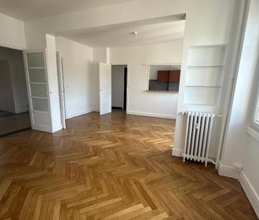 Location Appartement 3 pièces 92m² ST ETIENNE 42100 - Photo 2