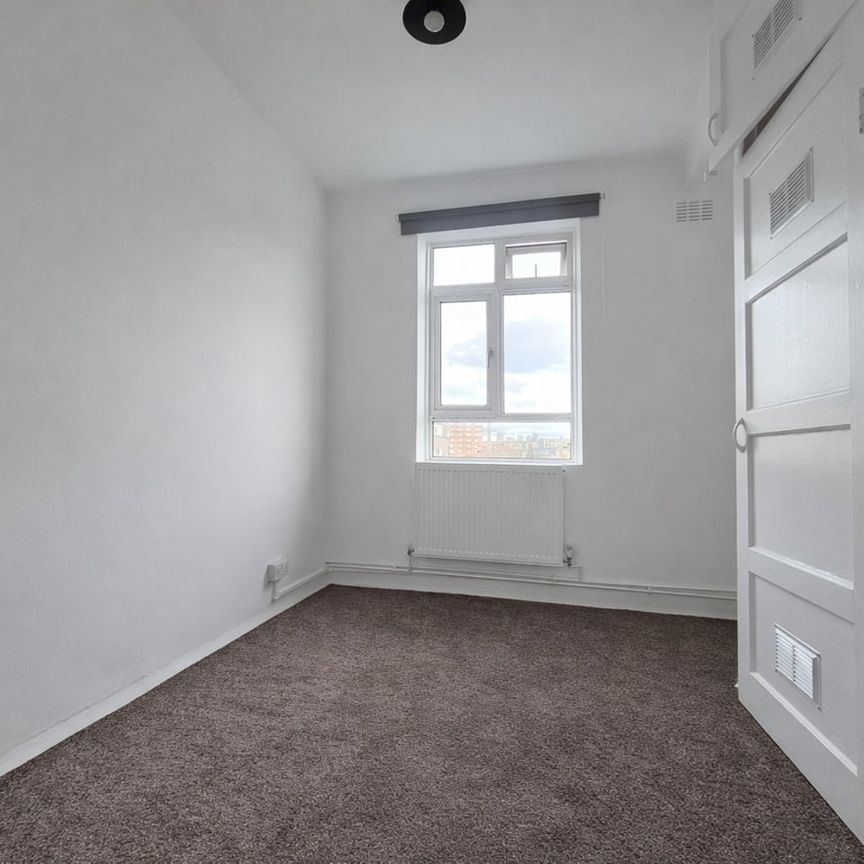 4 Bed Flat, St Peters House, SE17 - Photo 1