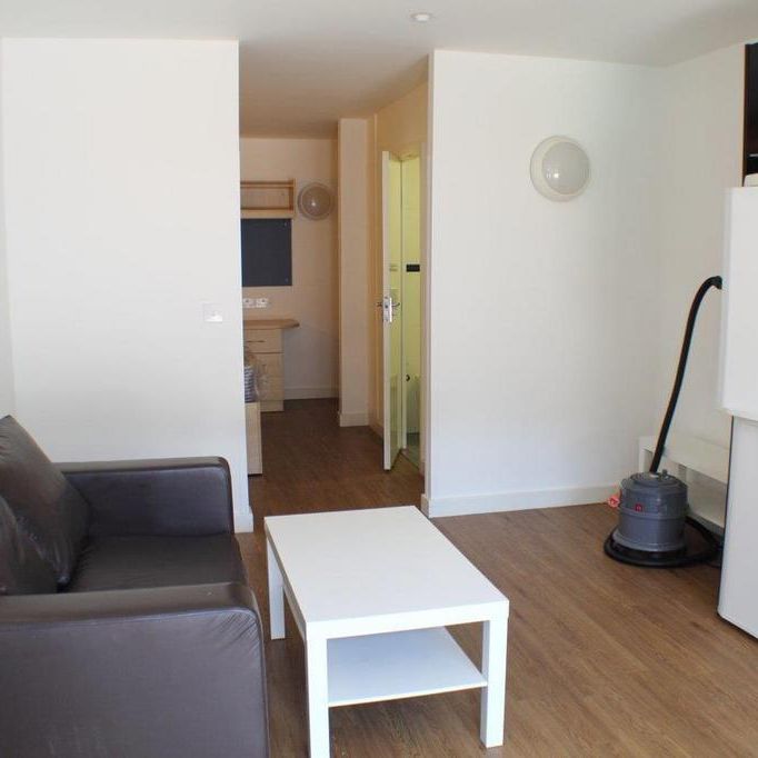 Studio to rent - Photo 1