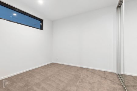 Stunning Fully Furnished 3-Bedroom Apartment in the Award-Winning Molonglo Falls Complex – Coombs - Photo 2