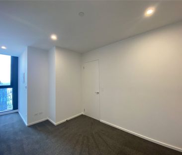 EXCLUSIVE 2 BEDROOM, PARKING WITH VIEW - Photo 4