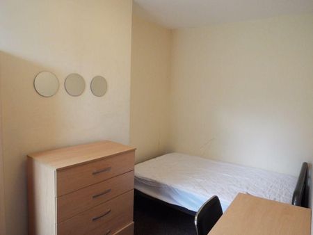 4 bedroom terraced house to rent - Photo 2