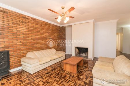 Casa com 3 quartos e 141m² para alugar em Sarandi, Porto Alegre. - Photo 2