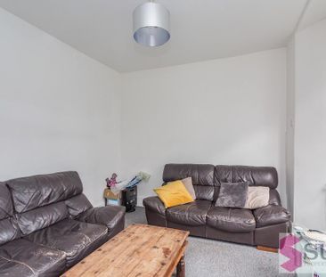 5 bedroom end of terrace house to rent - Photo 3