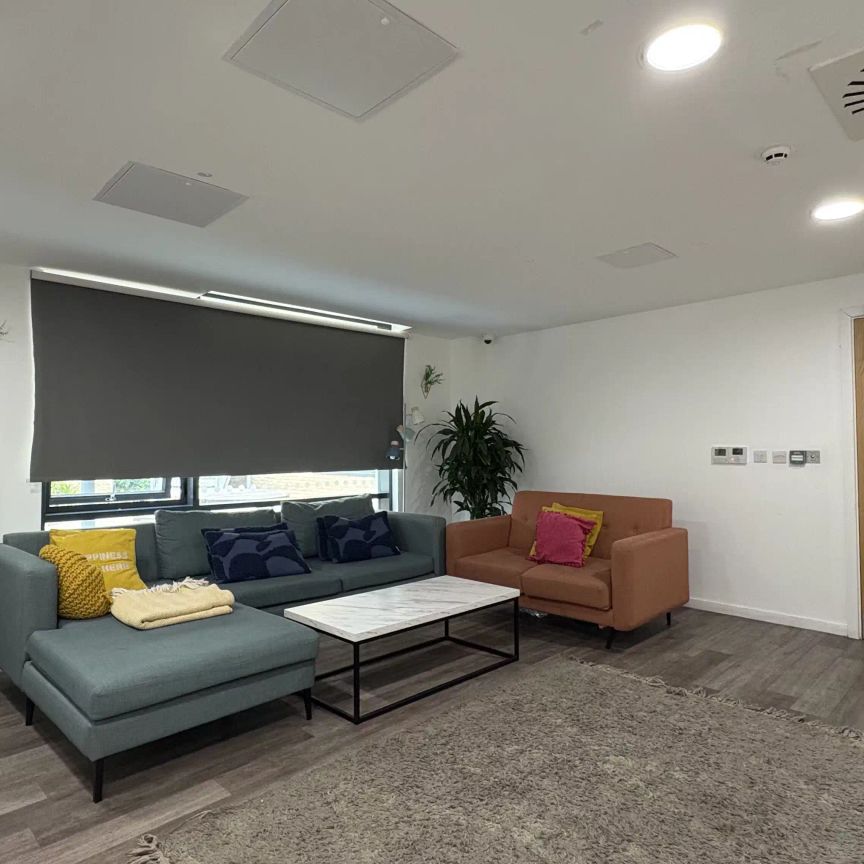 Silver Ensuite - Photo 1