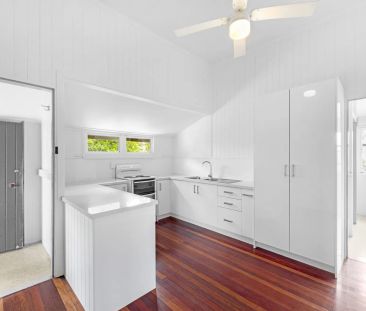 Beautiful family home on a spacious corner block. - Photo 5