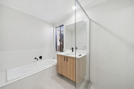 16 Quartz Road, Treeby WA 6164 - Photo 2