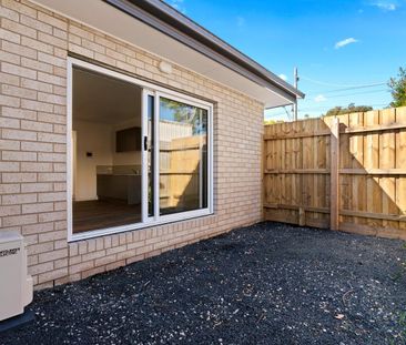 ACCESSIBLE ROOM - RENT INCLUDES BILLS! - Photo 5