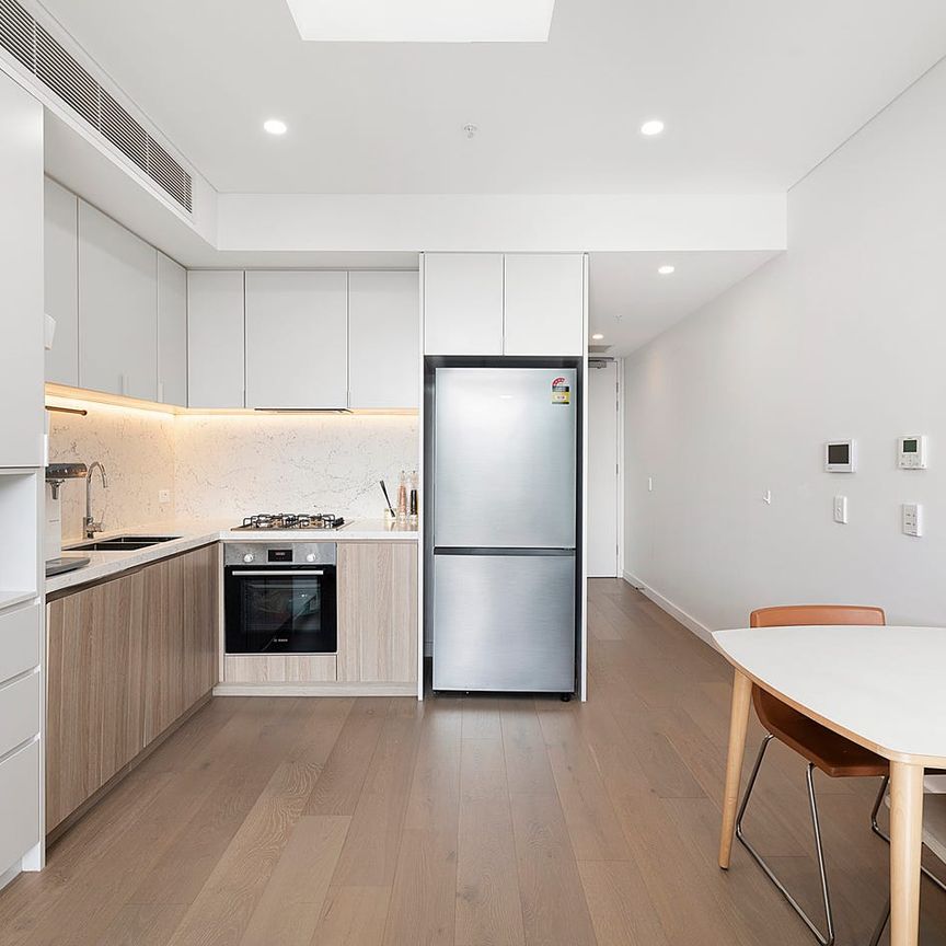 NEAR NEW 1 BEDROOM APARTMENT WITH A STUDY ROOM AVAILABLE NOW! - Photo 1