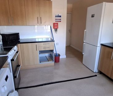 Shared property available in Uxbridge - Photo 4