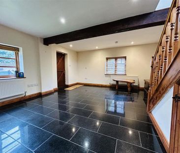 2 bedroom cottage to rent - Photo 1