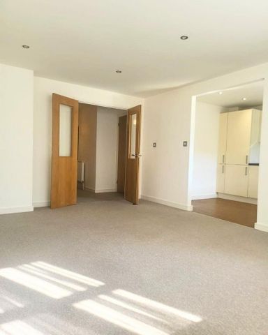 2 bedroom flat to rent - Photo 4