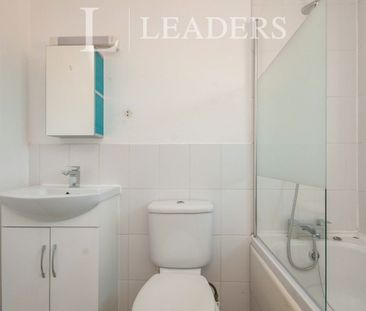 1 bedroom house to rent Stonefield Way, Burgess Hill, West Sussex, ... - Photo 2