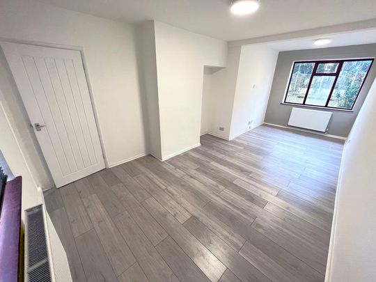 3 bedroom terraced house to rent - Photo 1