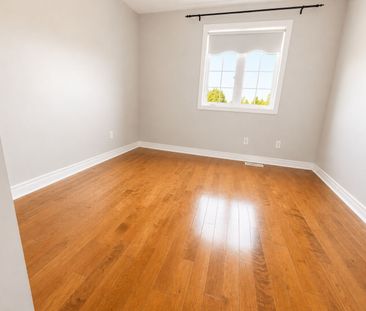 For Lease - 9 RIVERLANDS Avenue, Markham, Ontario - Photo 3