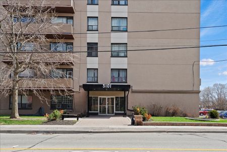 For Lease - 3101 Eglinton Ave Avenue Unit# 110, Toronto, Ontario - Photo 5