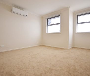 2/16 Clunes Street, Kingsbury VIC 3083 - Townhouse For Rent | Domain - Photo 3