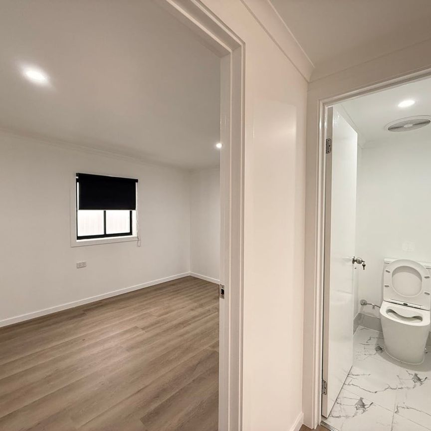 Beautifully Renovated 3-Bedroom Unit in Prime Location - Photo 1