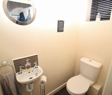 White Swan Close, Killingworth, Newcastle Upon Tyne - Photo 5