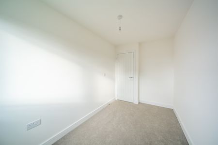 Bunting Crescent, NG13 - Photo 4