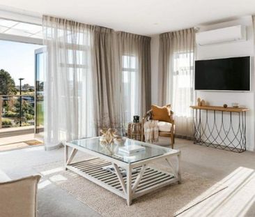 Modern spacious terrace home in popular ... - Photo 4