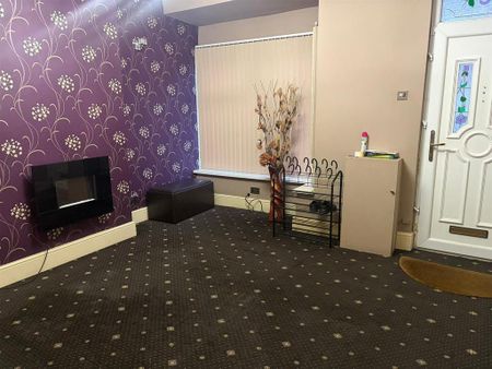 4 bedroom terraced house to rent - Photo 2