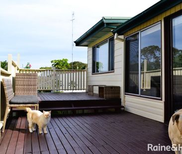 Charming 3-bedroom home with ocean view - Photo 6