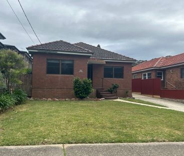 Freshly renovated house In Walk-to Everything Location perfect from... - Photo 6