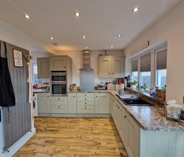 3 bedroom semi-detached house to rent - Photo 6