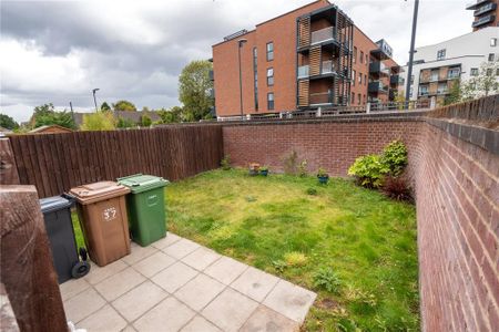 3 bedroom semi-detached house to rent - Photo 3