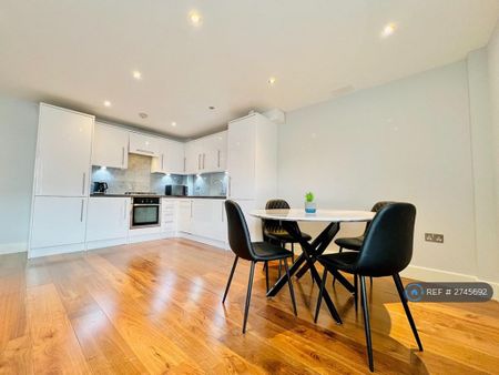 2 bedroom flat to rent - Photo 3